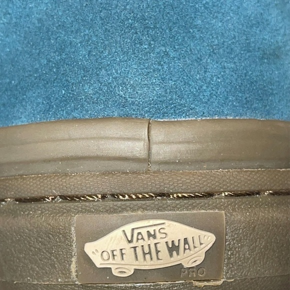 Vans - Picture 3 of 6